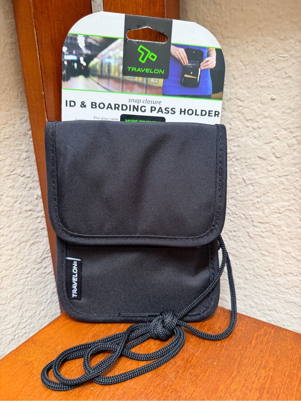 🔹NewTravelon ID and Boarding Pass Holder (unisex) designed to simplify traveling